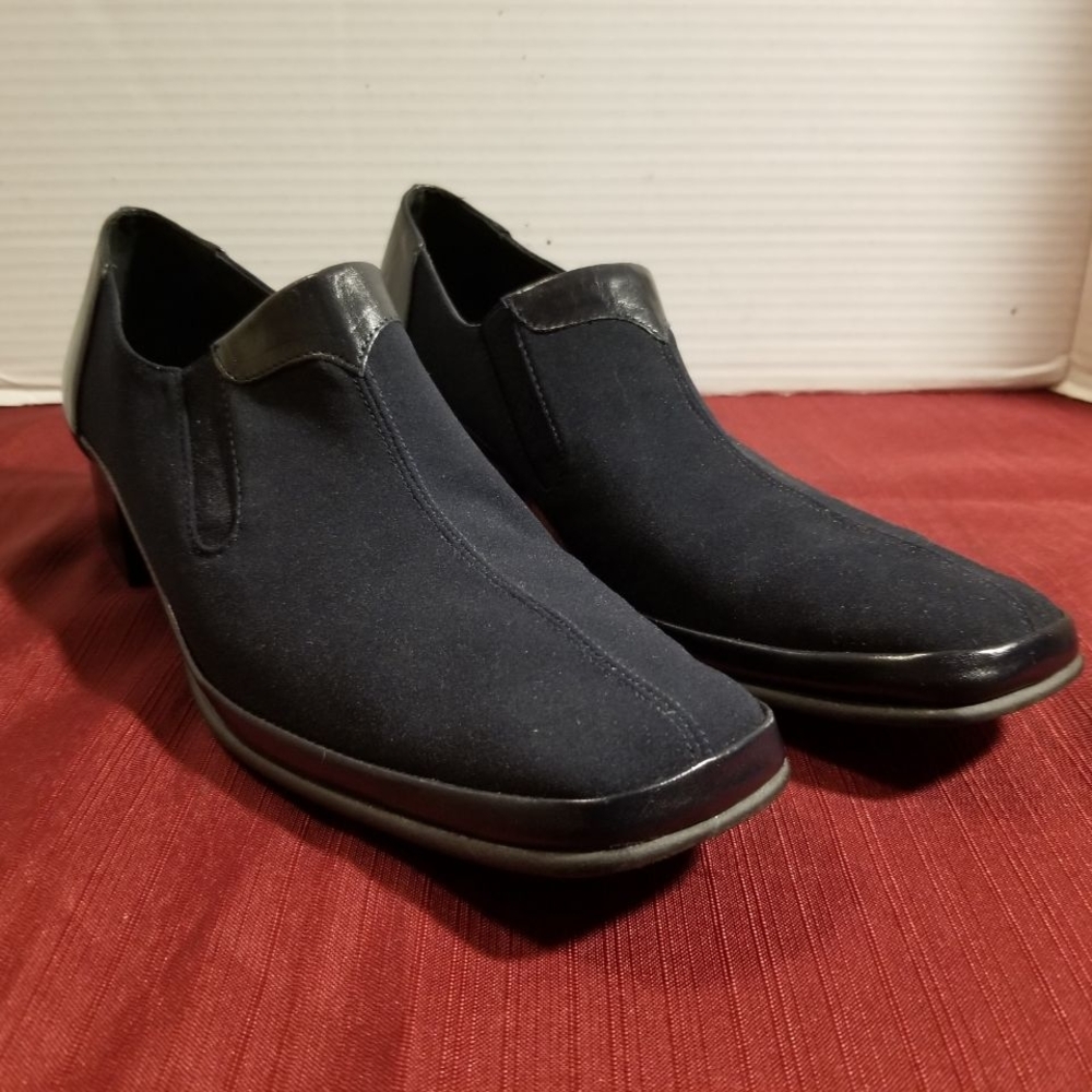 Women's Amalfi dress shoe size 10AA, new condition, Made In ITALY